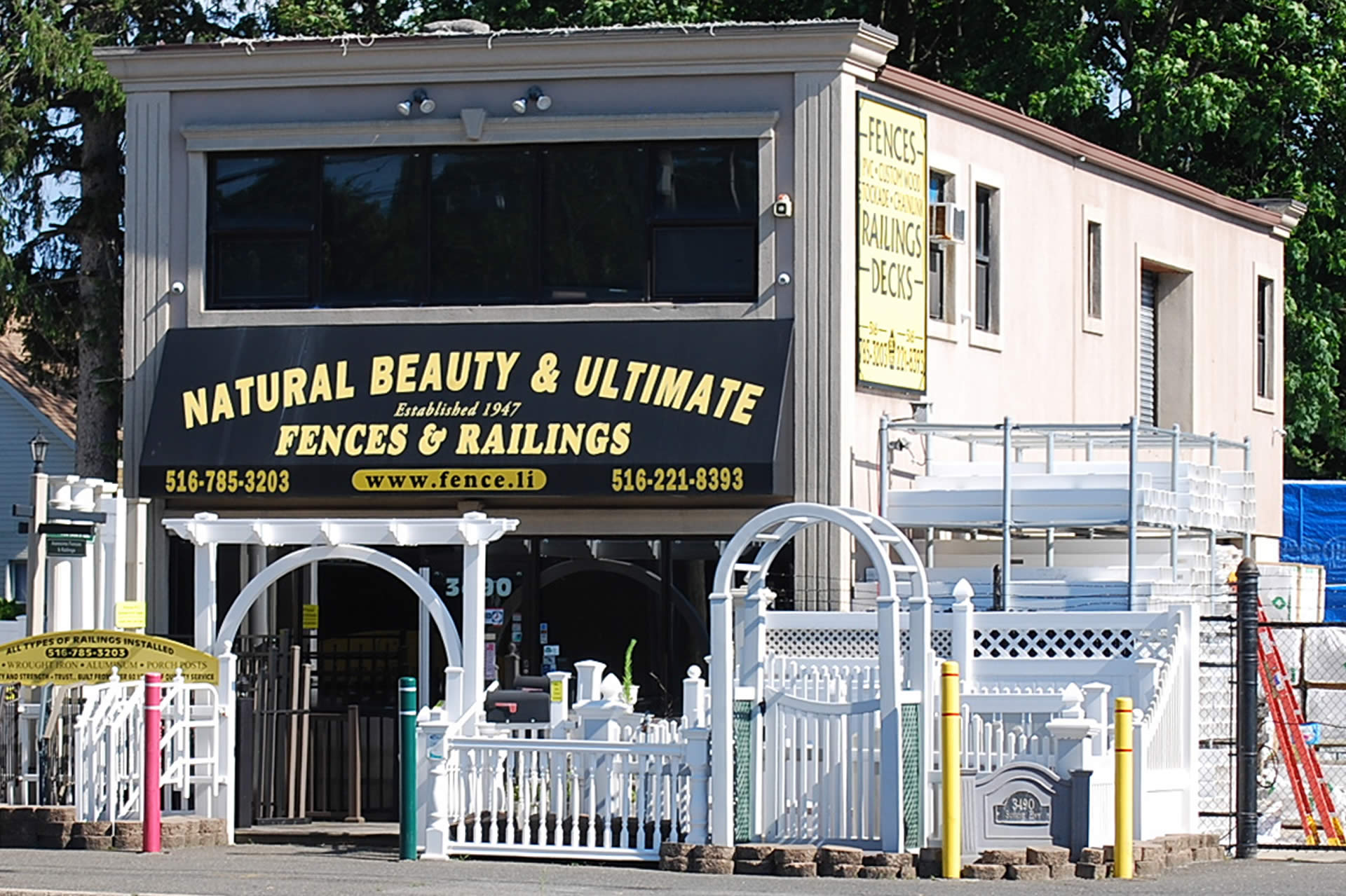 Natural Beauty Storefront with Outdoor Showroon